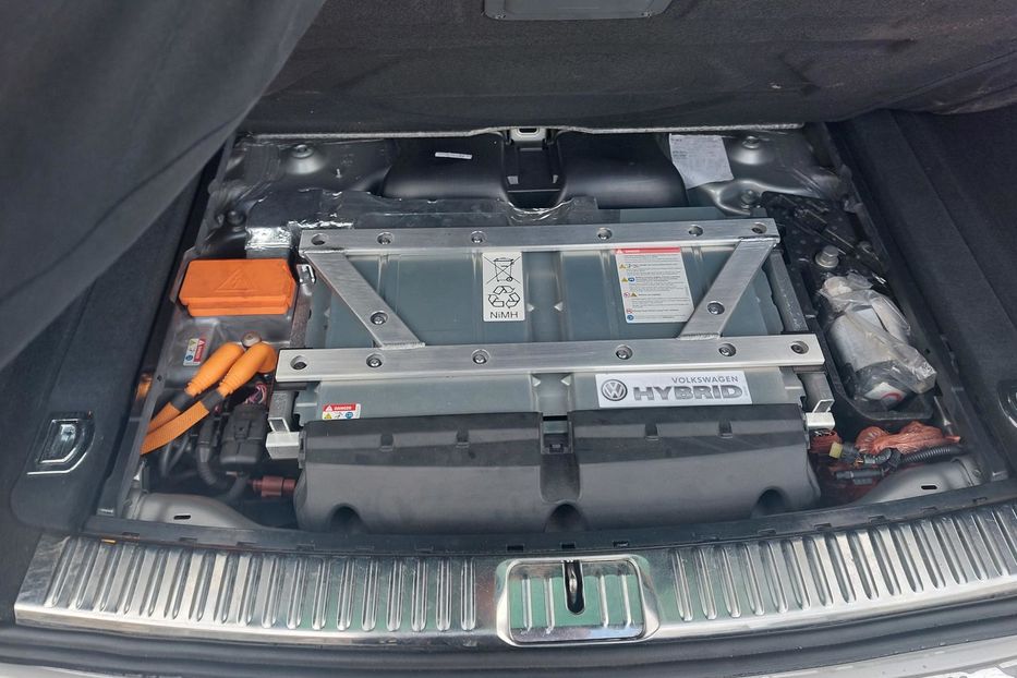 Продам Volkswagen Touareg Гибрид 2011 года в Киеве