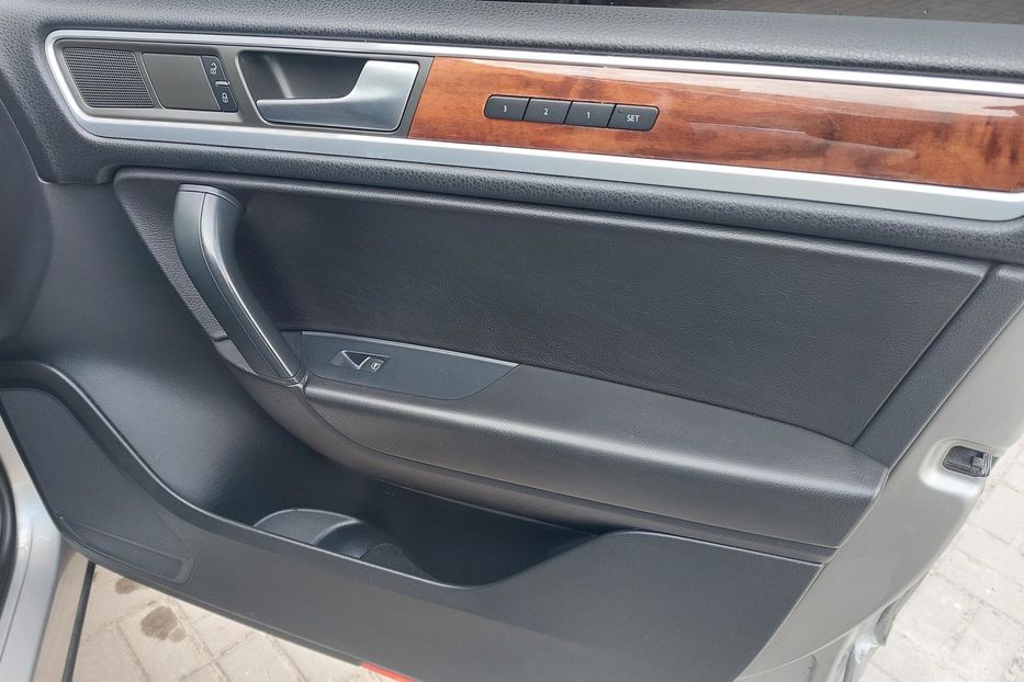 Продам Volkswagen Touareg Гибрид 2011 года в Киеве