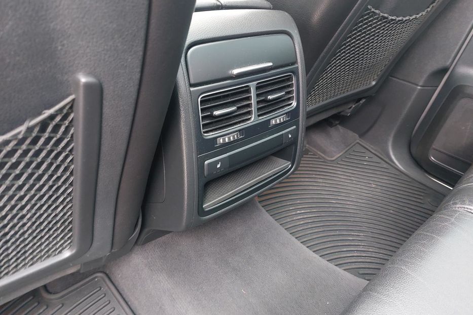 Продам Volkswagen Touareg Гибрид 2011 года в Киеве