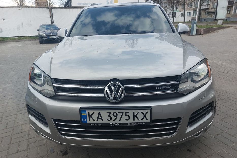 Продам Volkswagen Touareg Гибрид 2011 года в Киеве
