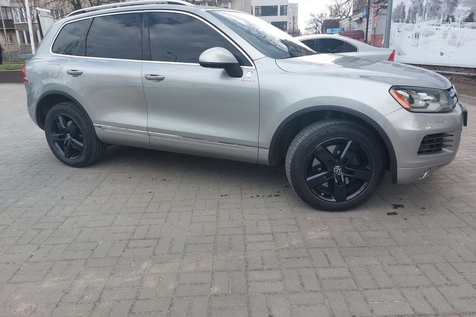 Продам Volkswagen Touareg Гибрид 2011 года в Киеве
