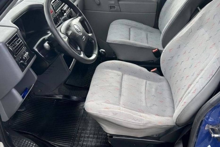 Продам Volkswagen T4 (Transporter) пасс. 2001 года в г. Павлоград, Днепропетровская область