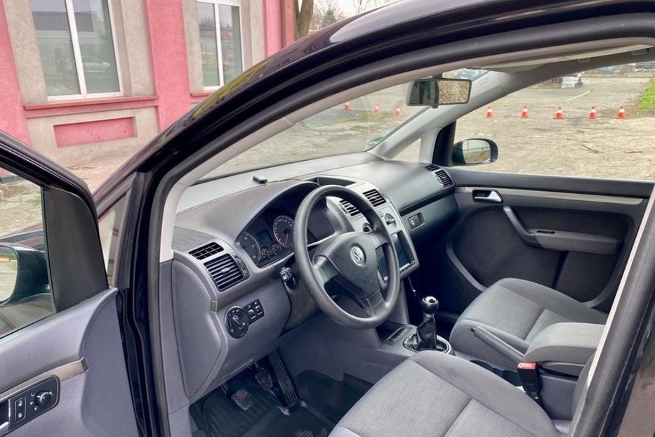 Продам Volkswagen Touran 2006 года в Харькове