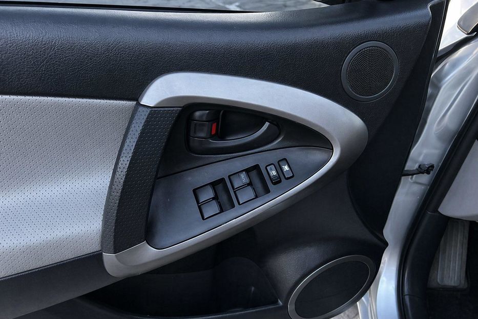 Продам Toyota Rav 4 2006 года в Днепре