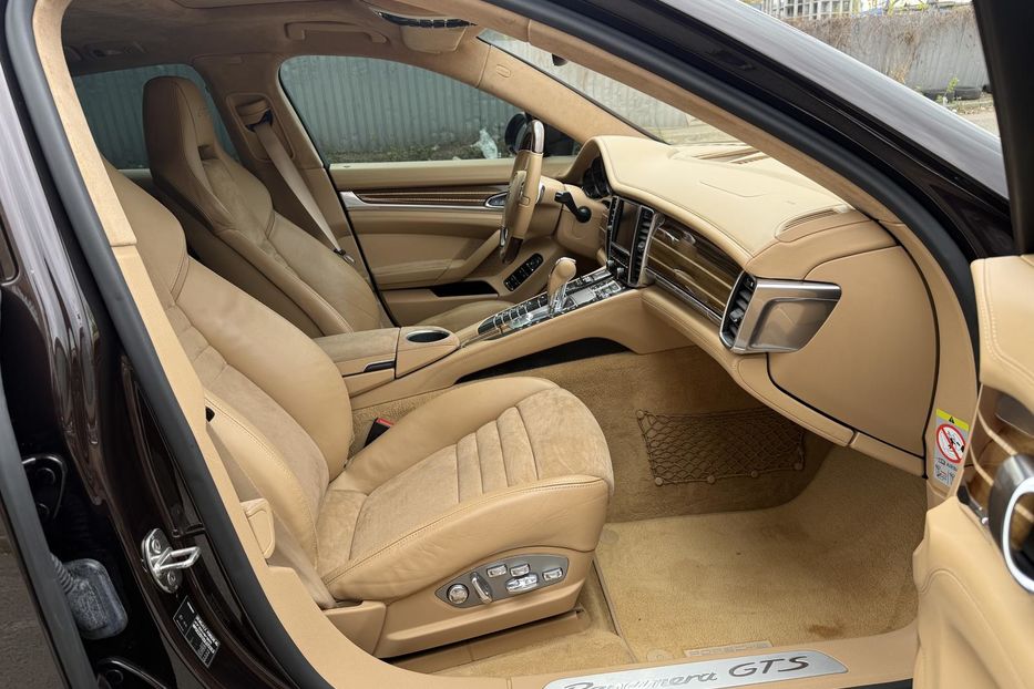 Продам Porsche Panamera GTS 2013 года в Киеве