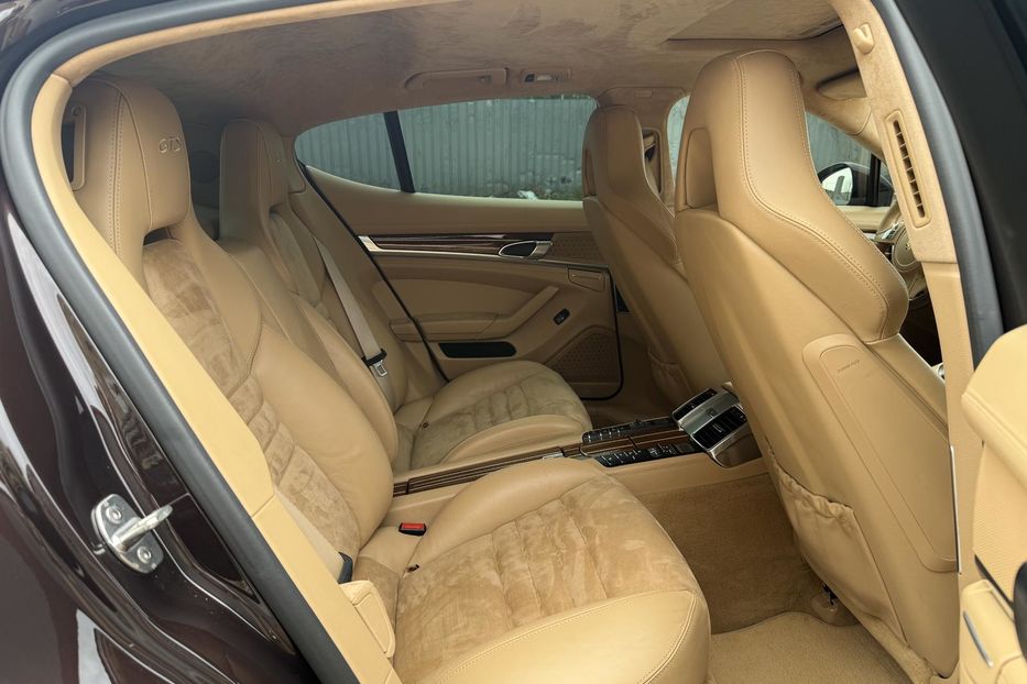 Продам Porsche Panamera GTS 2013 года в Киеве