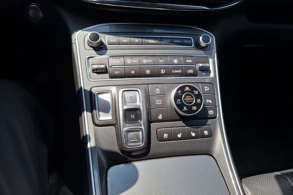 Продам Hyundai Santa FE 4х4 2021 года в г. Боярка, Киевская область