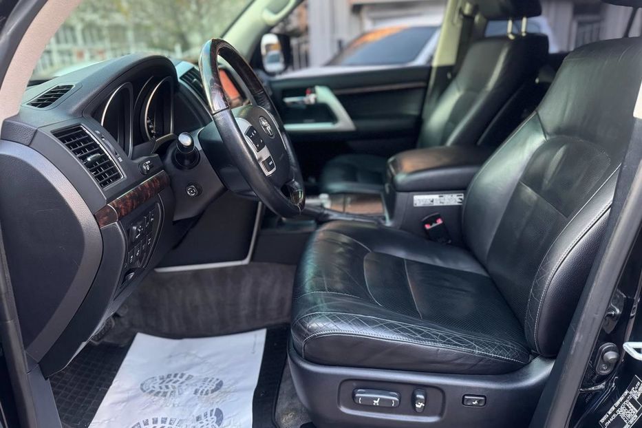Продам Toyota Land Cruiser 200 Дизель 2012 года в Одессе