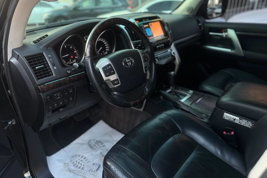 Продам Toyota Land Cruiser 200 Дизель 2012 года в Одессе