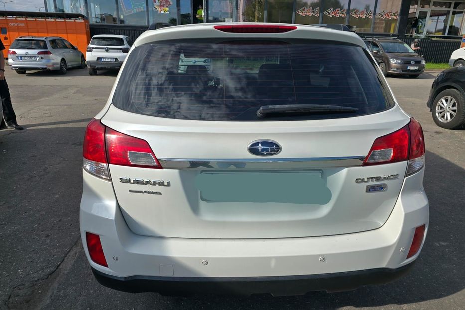 Продам Subaru Outback 2012 года в Киеве
