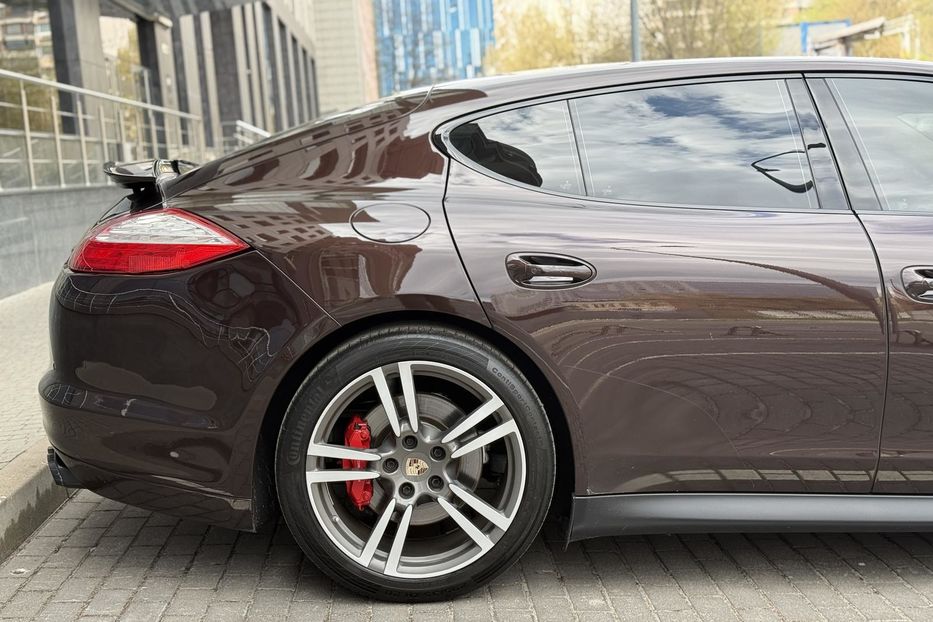 Продам Porsche Panamera GTS 2013 года в Киеве