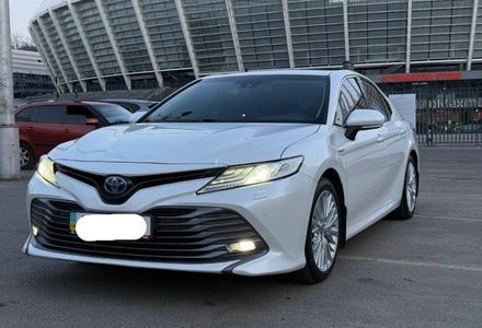 Продам Toyota Camry Premium  2020 года в Киеве