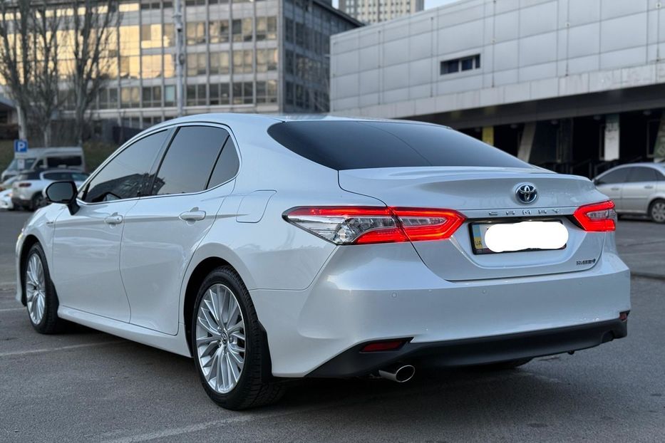 Продам Toyota Camry Premium  2020 года в Киеве