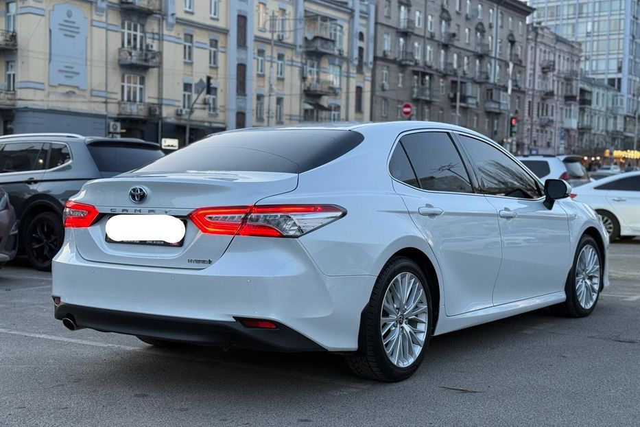 Продам Toyota Camry Premium  2020 года в Киеве
