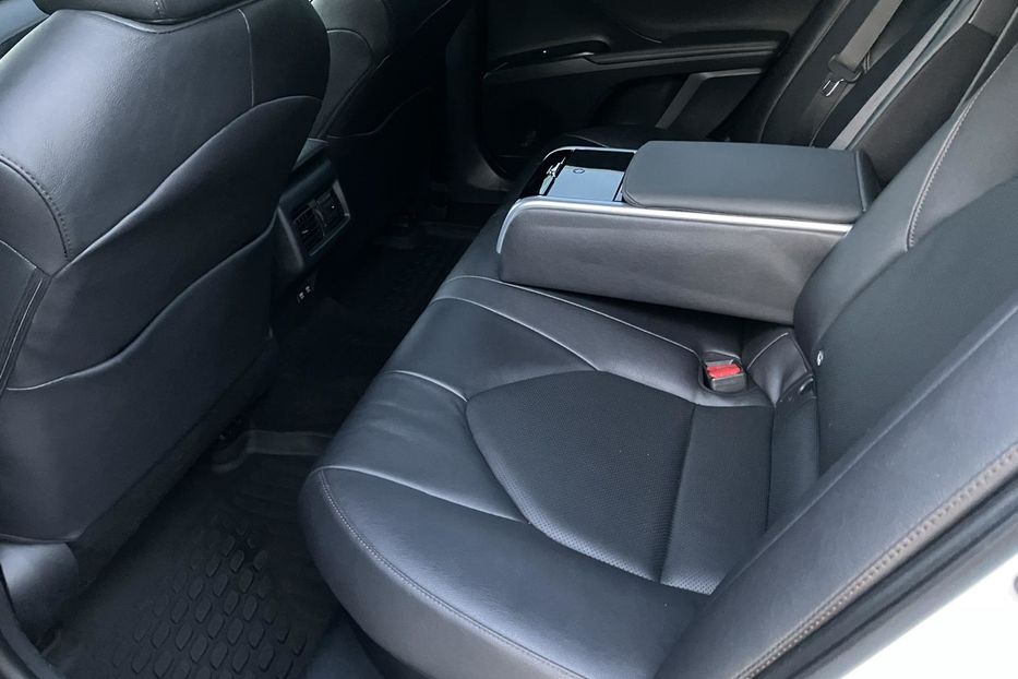 Продам Toyota Camry Premium  2020 года в Киеве
