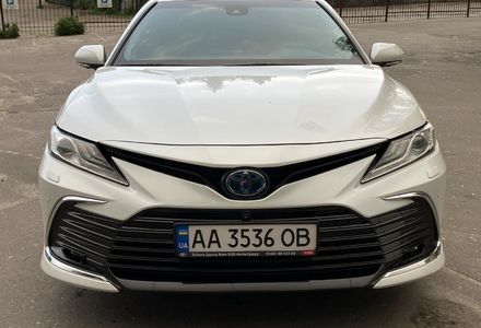 Продам Toyota Camry Premium  2021 года в Киеве