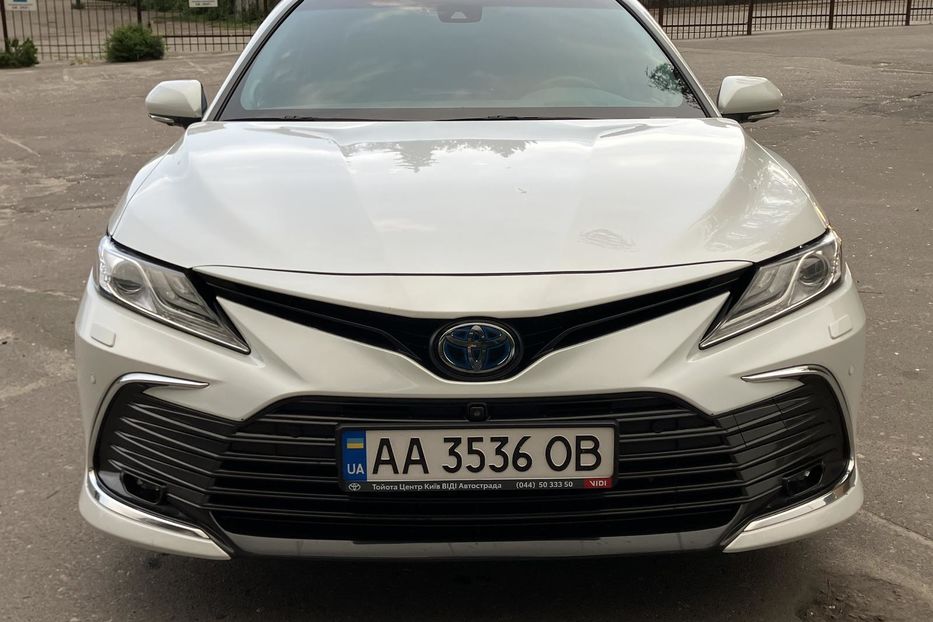 Продам Toyota Camry Premium  2021 года в Киеве