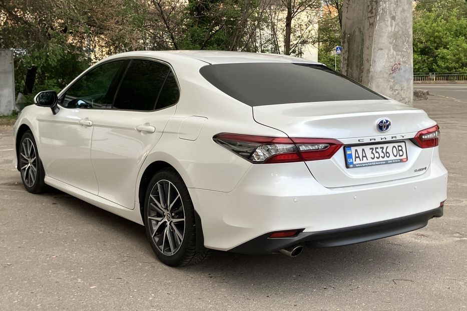 Продам Toyota Camry Premium  2021 года в Киеве