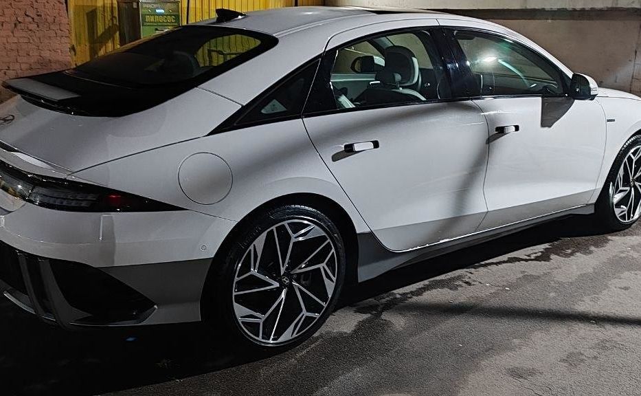 Продам Hyundai Ioniq 6 Limited, топова комплектація 2024 года в Киеве