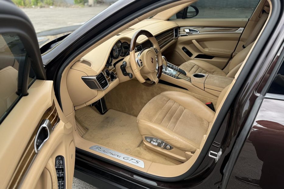 Продам Porsche Panamera GTS 2013 года в Киеве