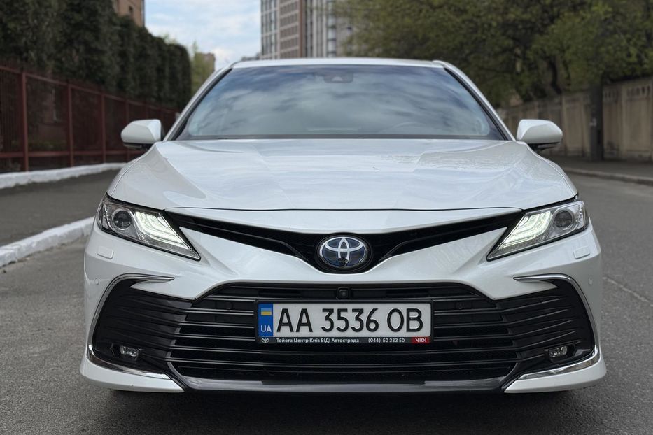 Продам Toyota Camry Premium  2021 года в Киеве