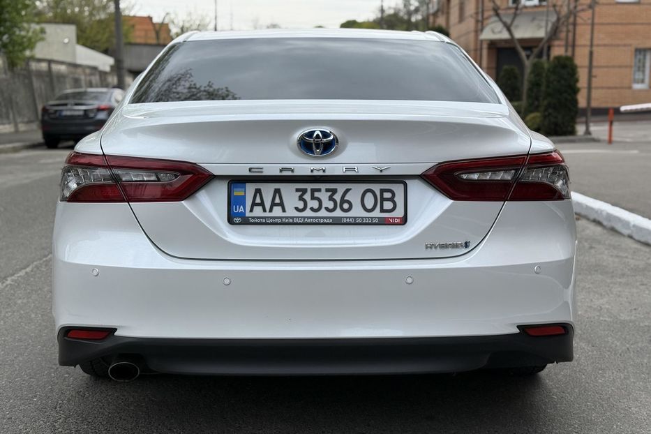 Продам Toyota Camry Premium  2021 года в Киеве