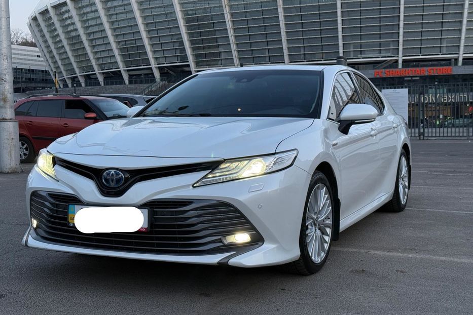 Продам Toyota Camry Premium  2020 года в Киеве