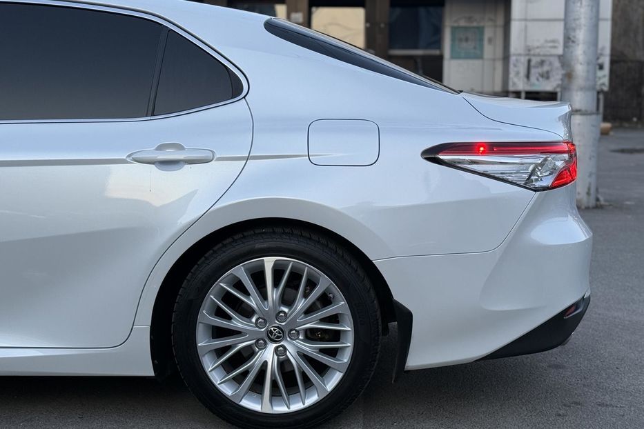 Продам Toyota Camry Premium  2020 года в Киеве