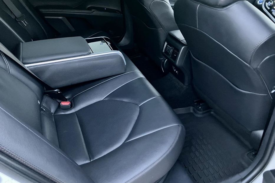 Продам Toyota Camry Premium  2020 года в Киеве