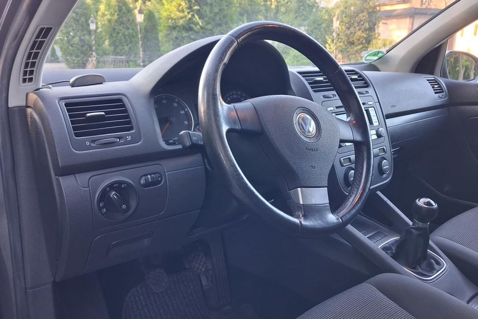 Продам Volkswagen Golf V 1.6 mpi 2007 года в Львове
