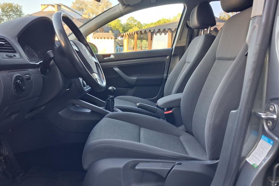 Продам Volkswagen Golf V 1.6 mpi 2007 года в Львове