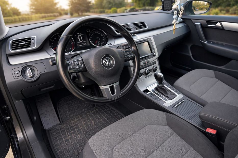 Продам Volkswagen Passat B7 2013 года в г. Калуш, Ивано-Франковская область