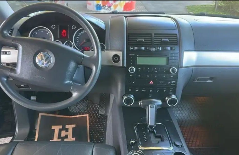 Продам Volkswagen Touareg 2006 года в Харькове