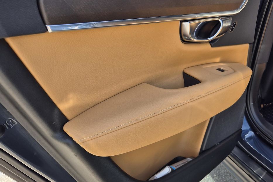 Продам Volvo V90 Cross Country 2020 года в Харькове