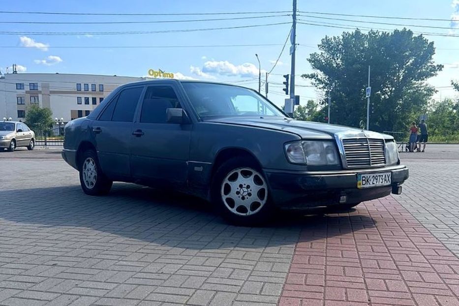 Продам Mercedes-Benz 220 1989 года в Харькове