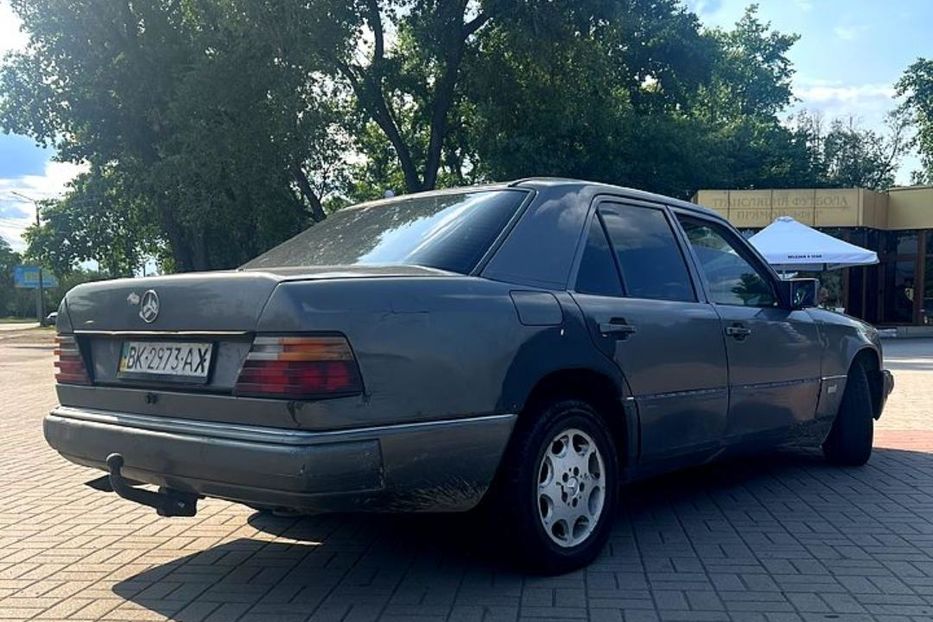 Продам Mercedes-Benz 220 1989 года в Харькове