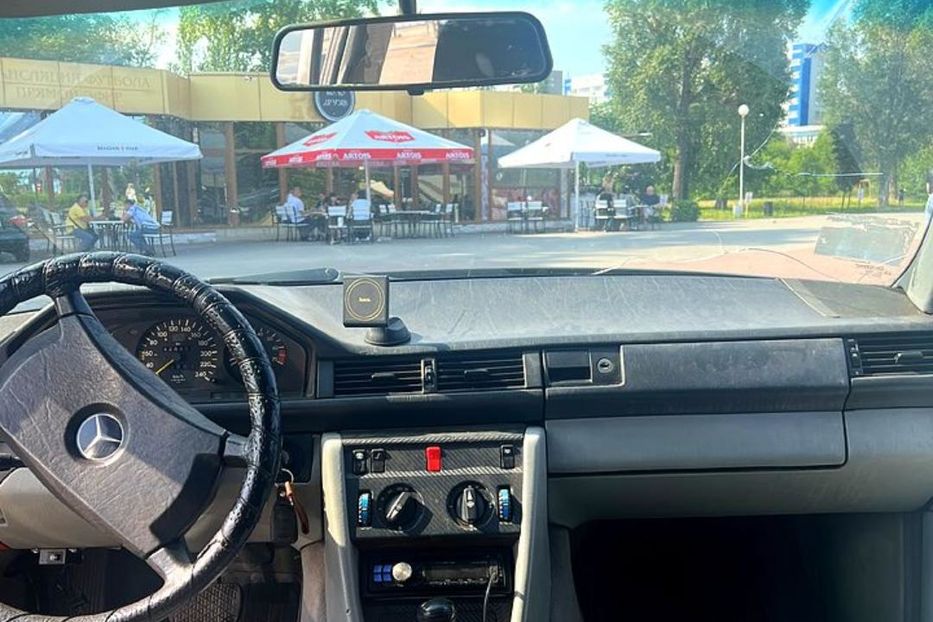 Продам Mercedes-Benz 220 1989 года в Харькове
