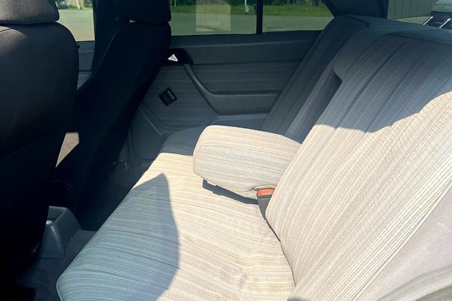 Продам Mercedes-Benz 220 1989 года в Харькове