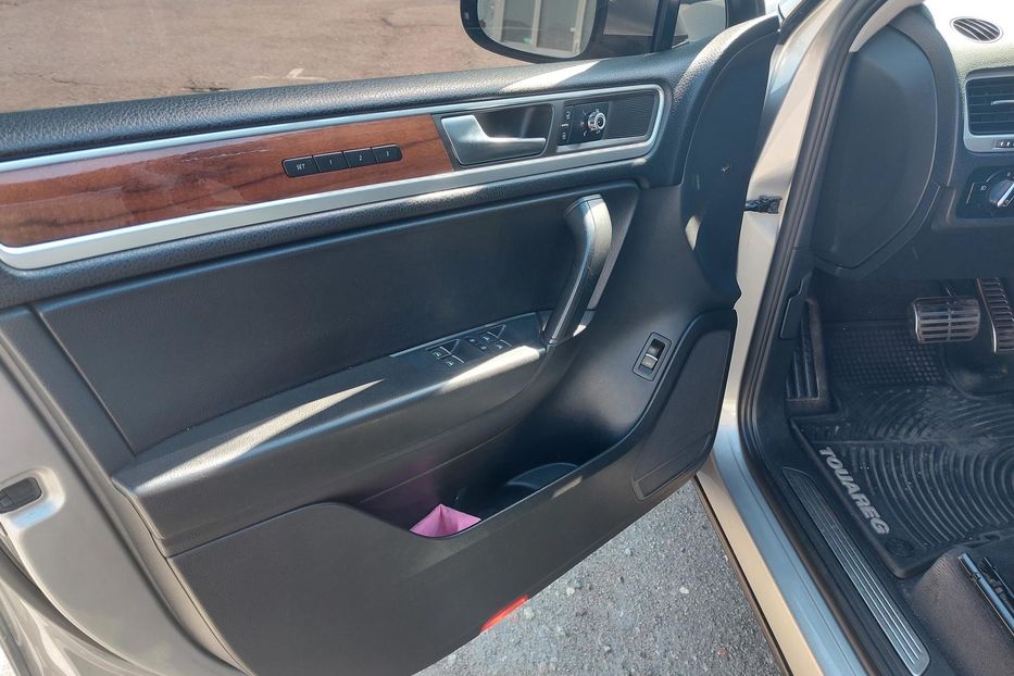 Продам Volkswagen Touareg Гибрид 2011 года в Киеве