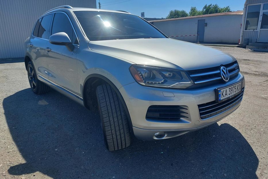 Продам Volkswagen Touareg Гибрид 2011 года в Киеве