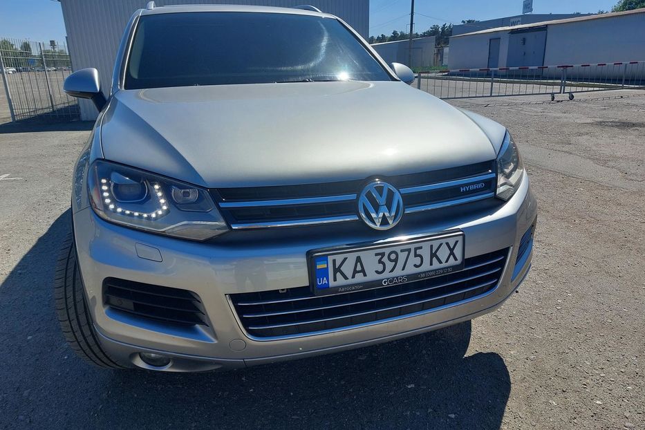 Продам Volkswagen Touareg Гибрид 2011 года в Киеве