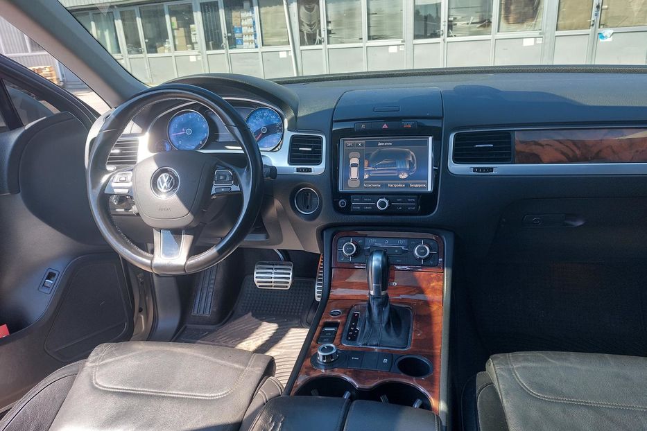 Продам Volkswagen Touareg Гибрид 2011 года в Киеве