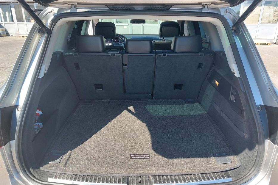 Продам Volkswagen Touareg Гибрид 2011 года в Киеве