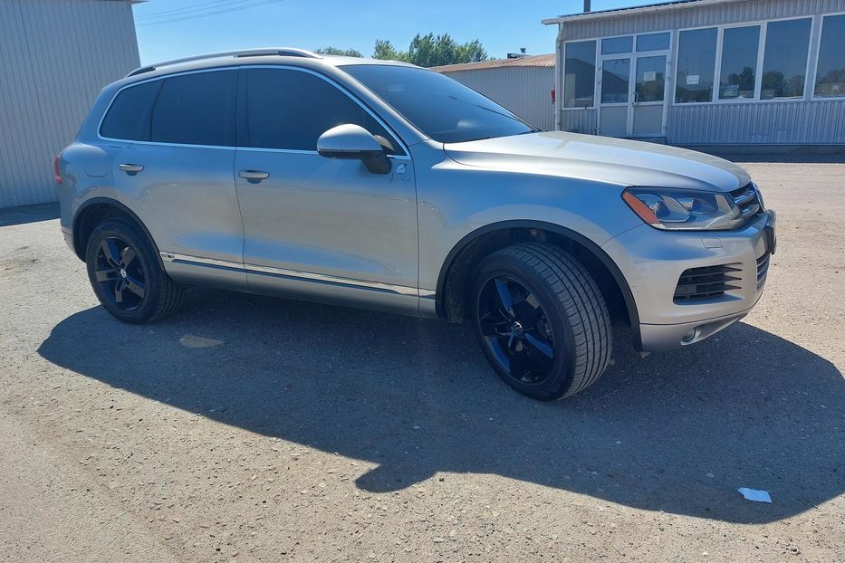 Продам Volkswagen Touareg Гибрид 2011 года в Киеве