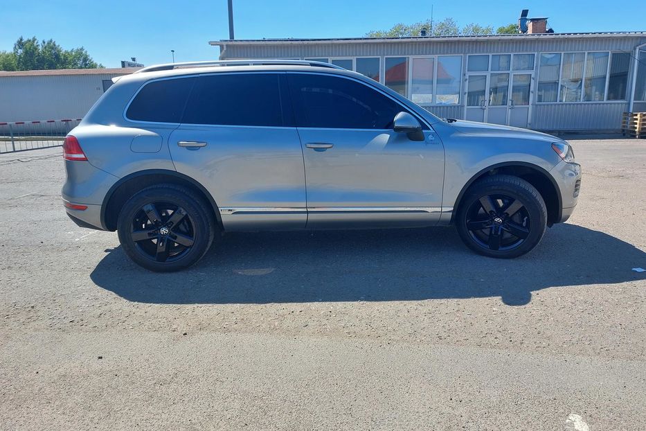 Продам Volkswagen Touareg Гибрид 2011 года в Киеве