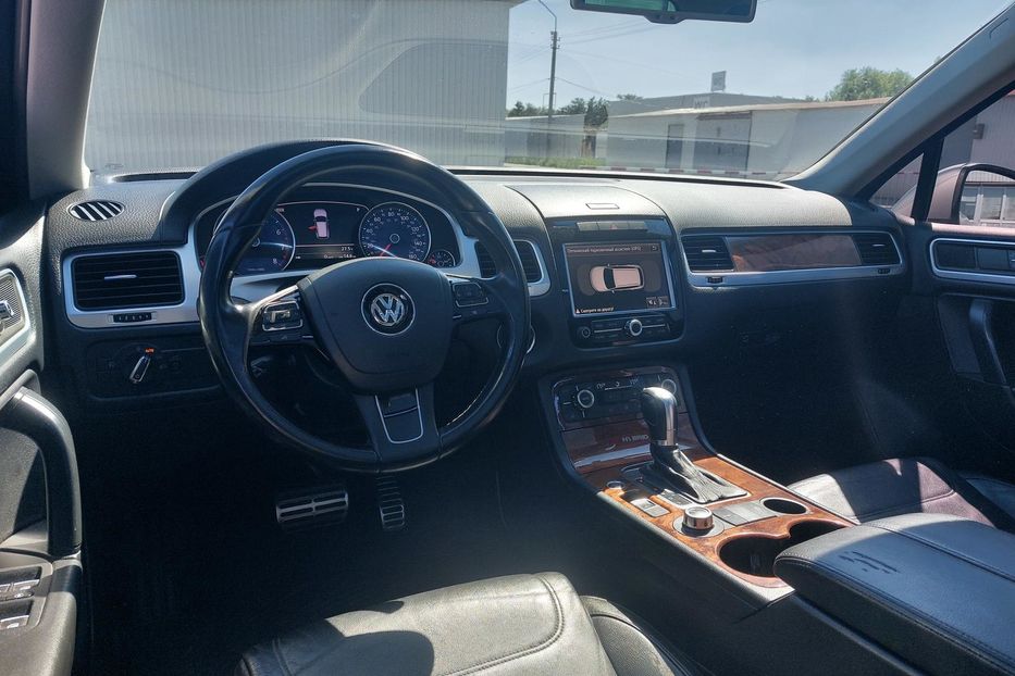 Продам Volkswagen Touareg Гибрид 2011 года в Киеве