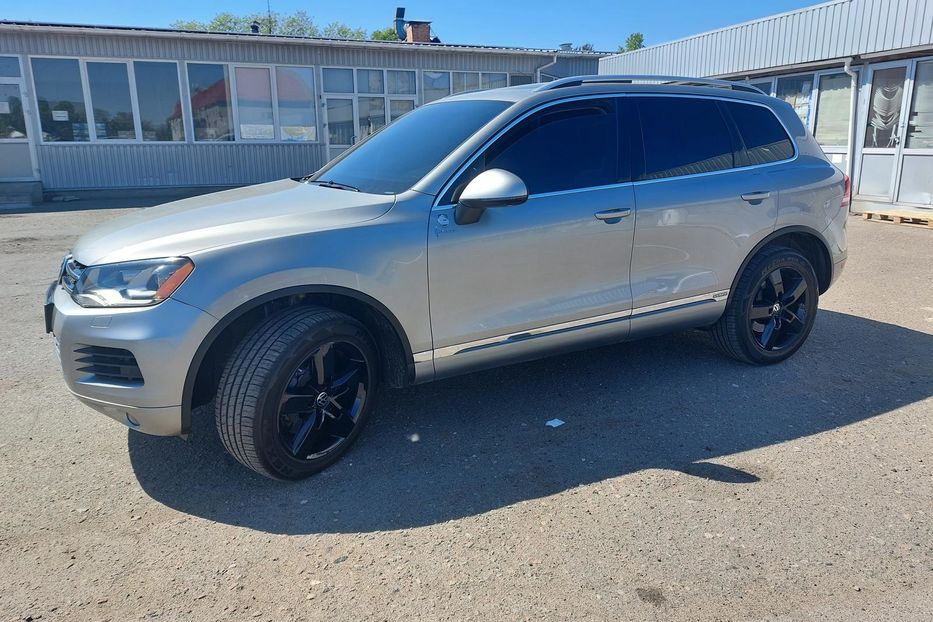 Продам Volkswagen Touareg Гибрид 2011 года в Киеве