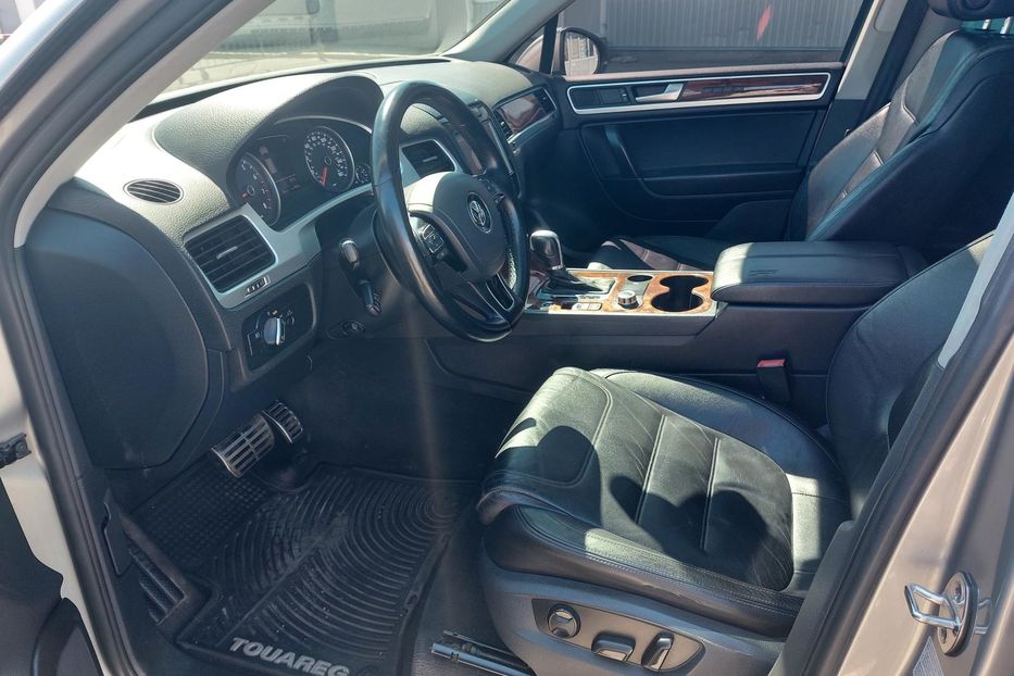 Продам Volkswagen Touareg Гибрид 2011 года в Киеве
