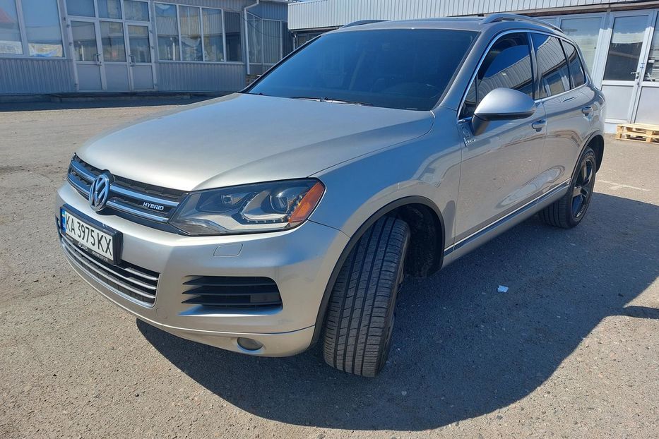 Продам Volkswagen Touareg Гибрид 2011 года в Киеве