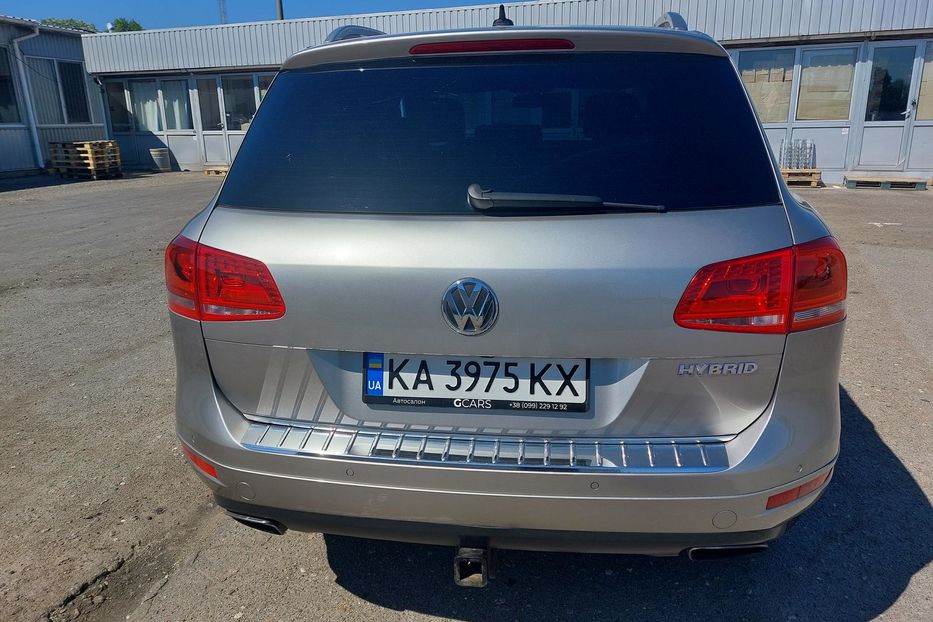 Продам Volkswagen Touareg Гибрид 2011 года в Киеве